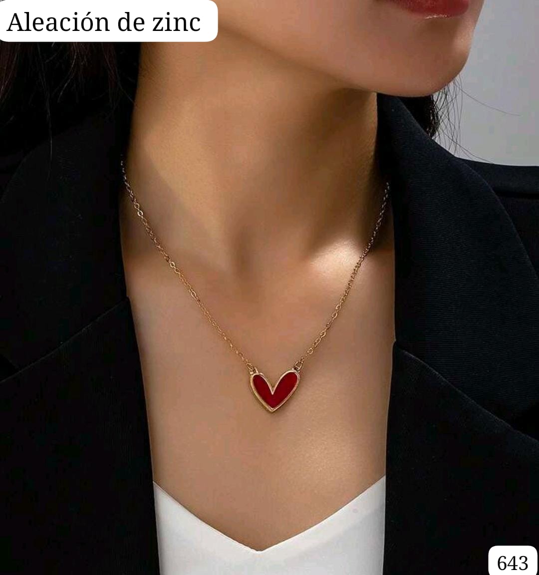 COLLAR DE CORAZÓN ROJO