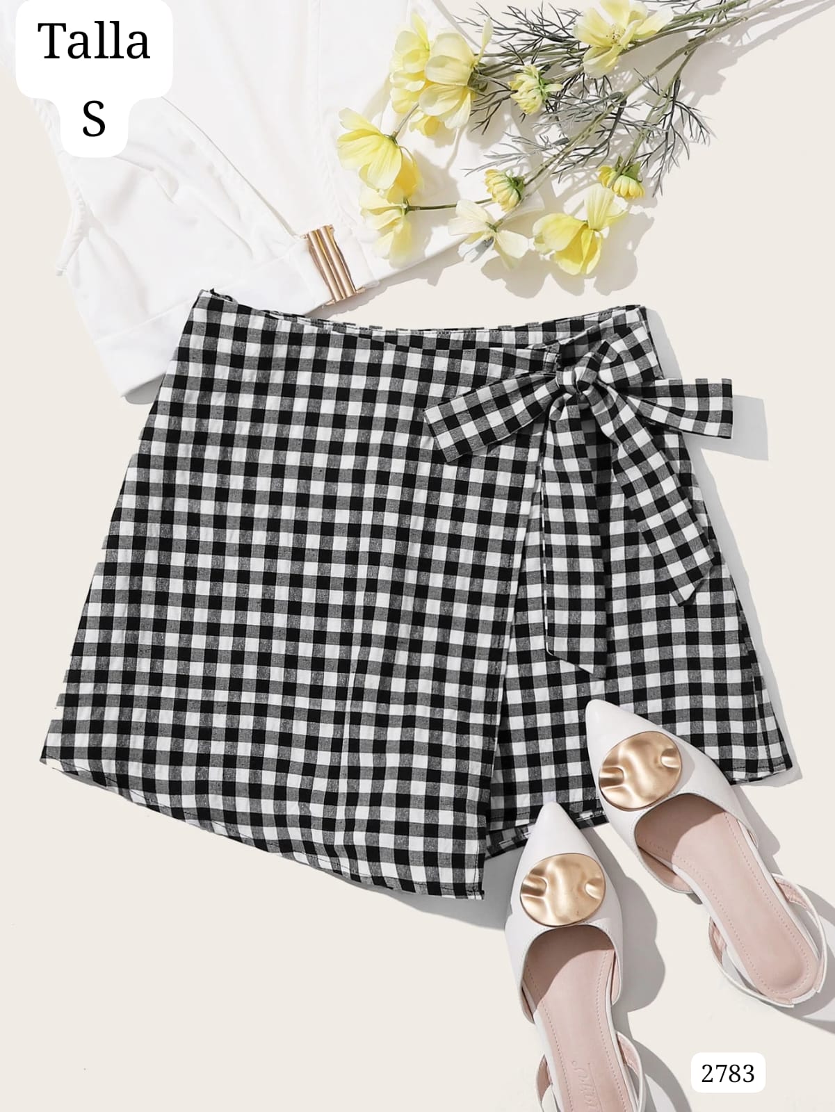 SHORT DE TELA BLANCO Y NEGRO