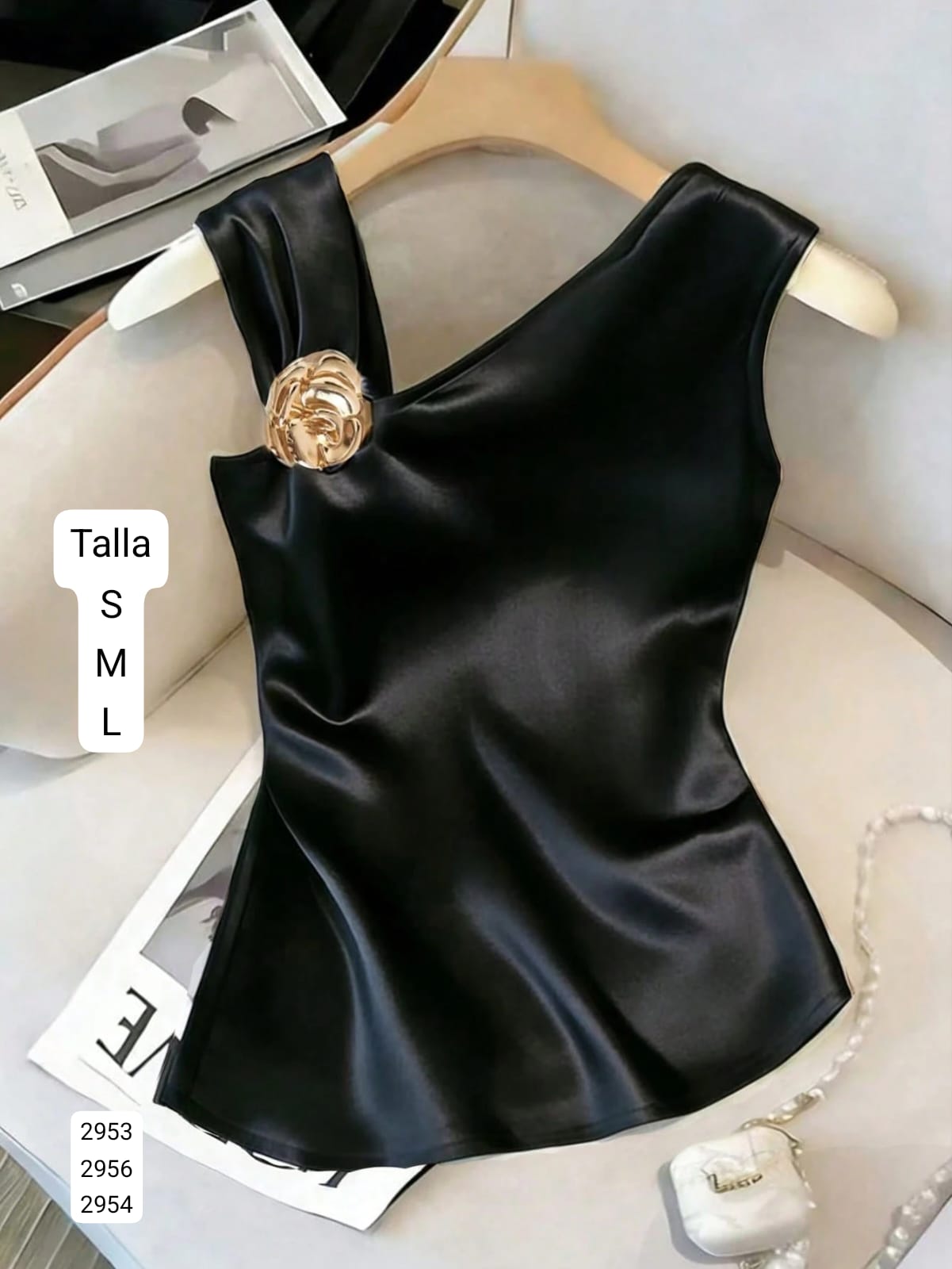 BLUSA NEGRA DE SATIN DE MUJER CON DIJE