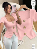BLUSA ROSA ESCOTE CUADRADO CON DIJE TIPO BOTONES