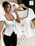 BLUSA BLANCO ORILLA NEGRA ESCOTE CUADRADO CON DIJE TIPO BOTONES