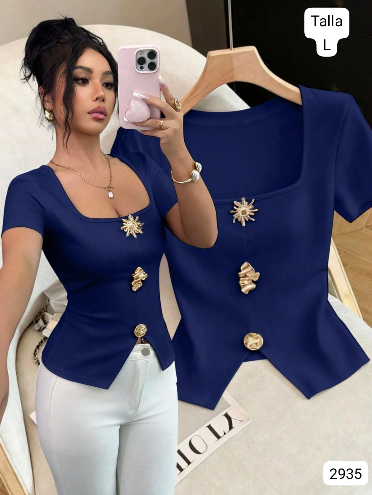 BLUSA AZUL MARINO ESCOTE CUADRADO CON DIJE TIPO BOTONES