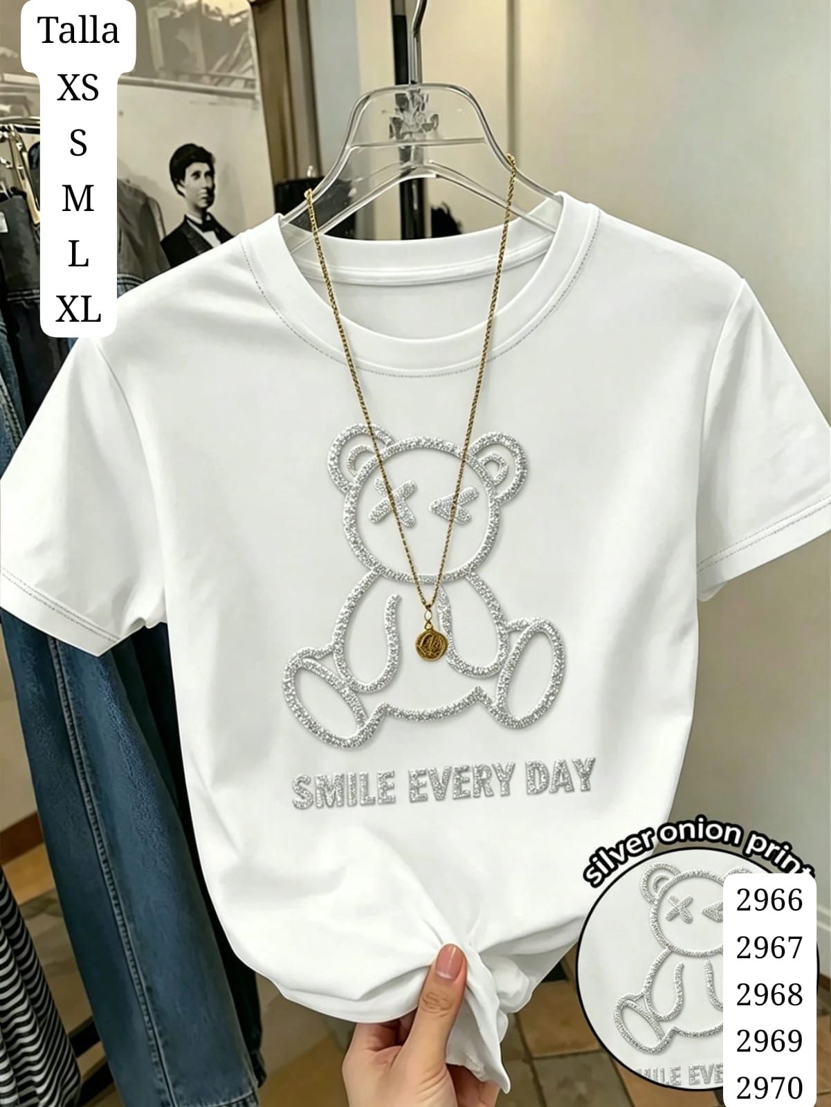 CAMISETA BLANCA DE OSO IMPRESO DE FOAMING DE MUJER