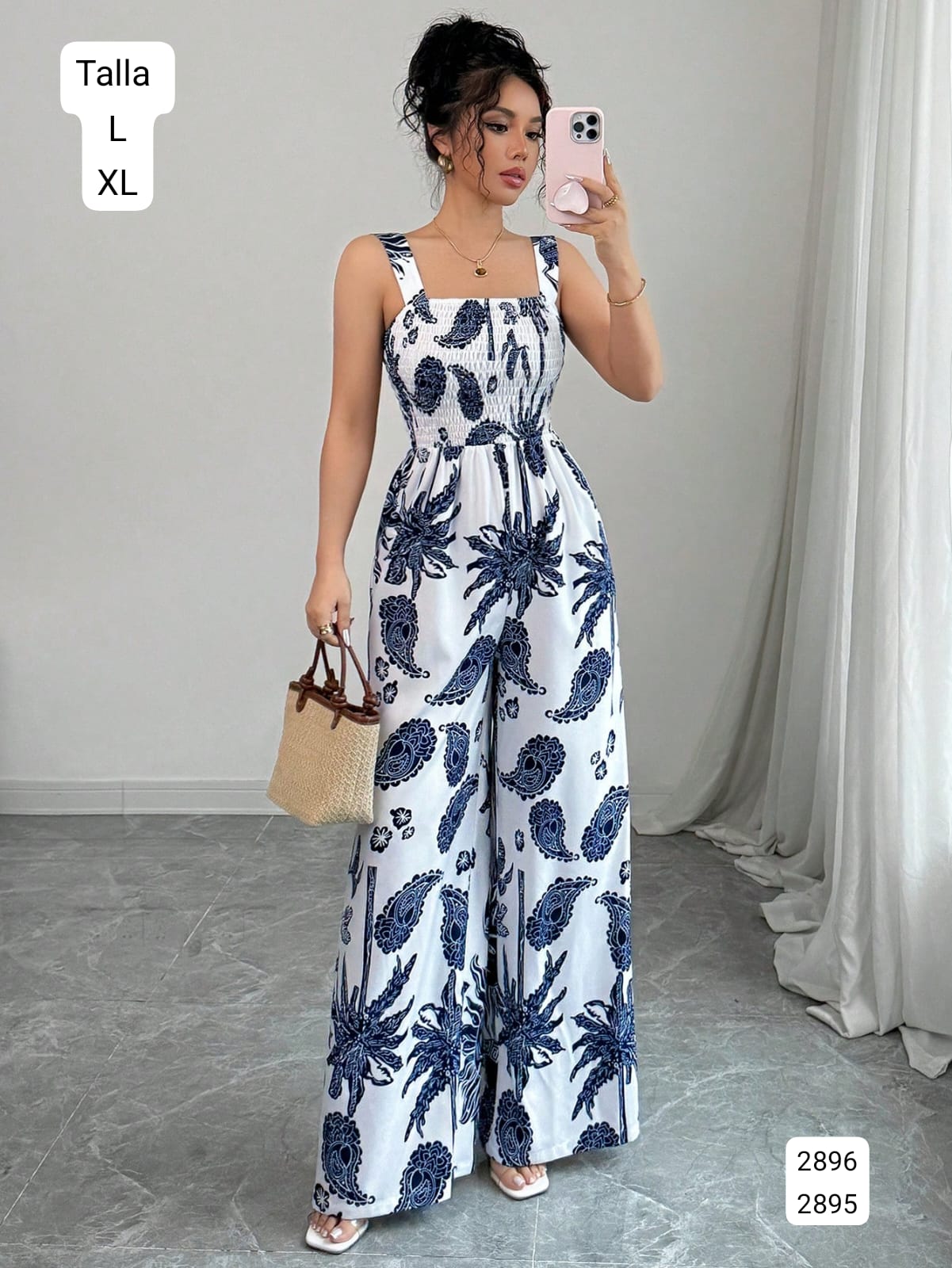 MONO DE PANTALONETA DE MUJER