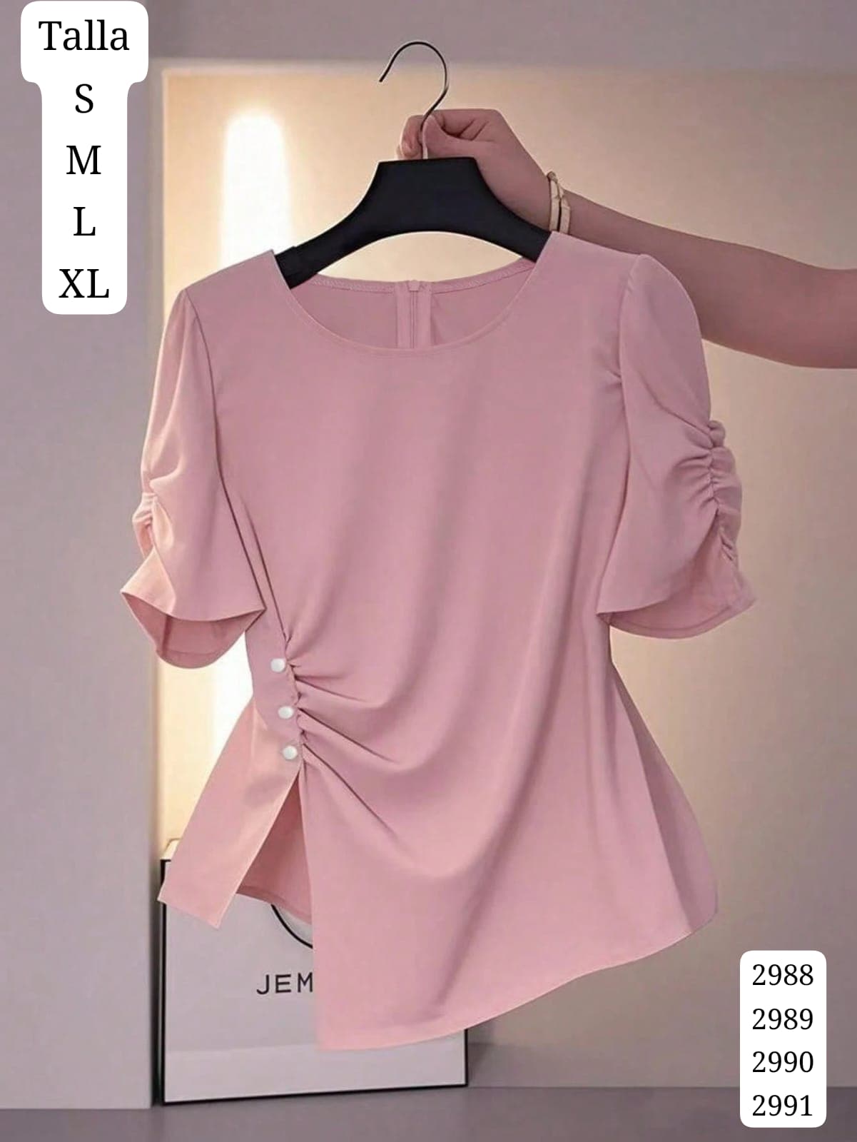 BLUSA ROSA PALIDO DISEÑO ASIMETRICO CUELLO REDONDO Y MANGA CORTA DE MUJER