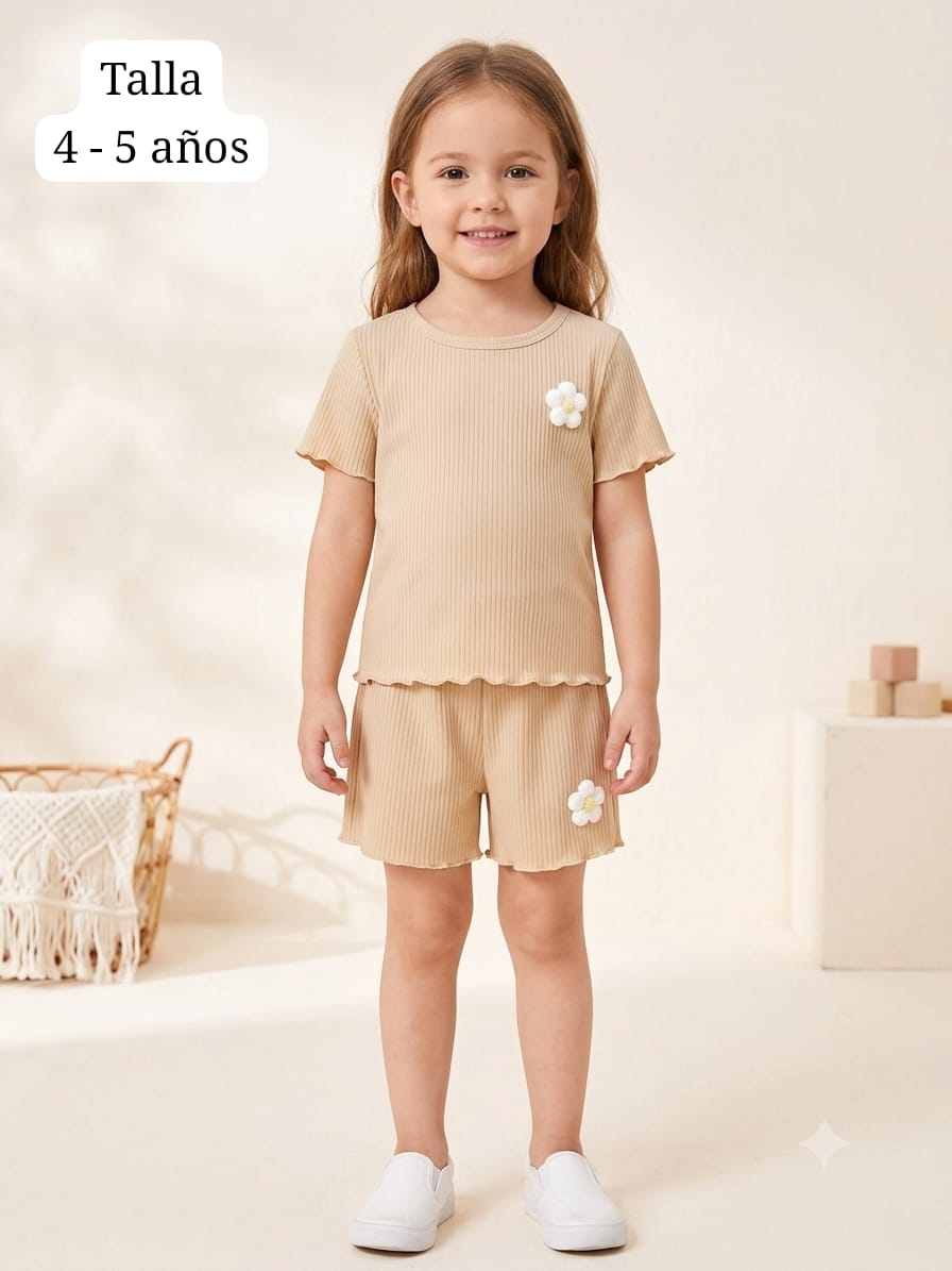 CONJUNTO BEIGE DE SHORT DE NIÑA