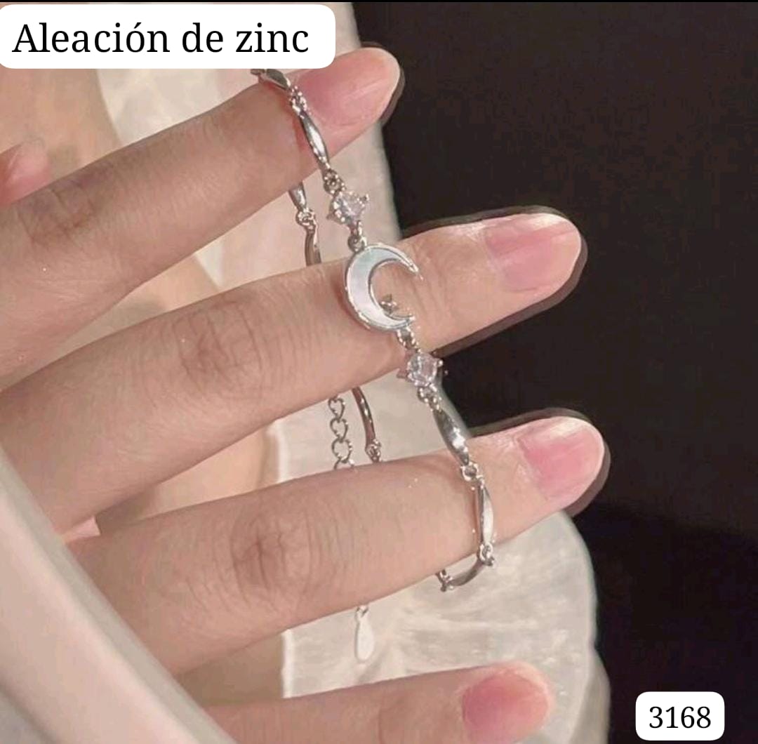 PULSERA CON DIJE DE LUNA