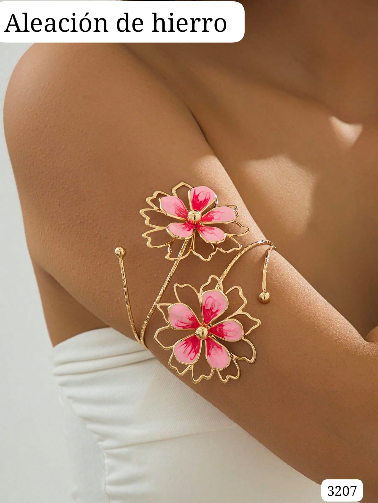 BRAZALETE CON FLORES ROSADAS