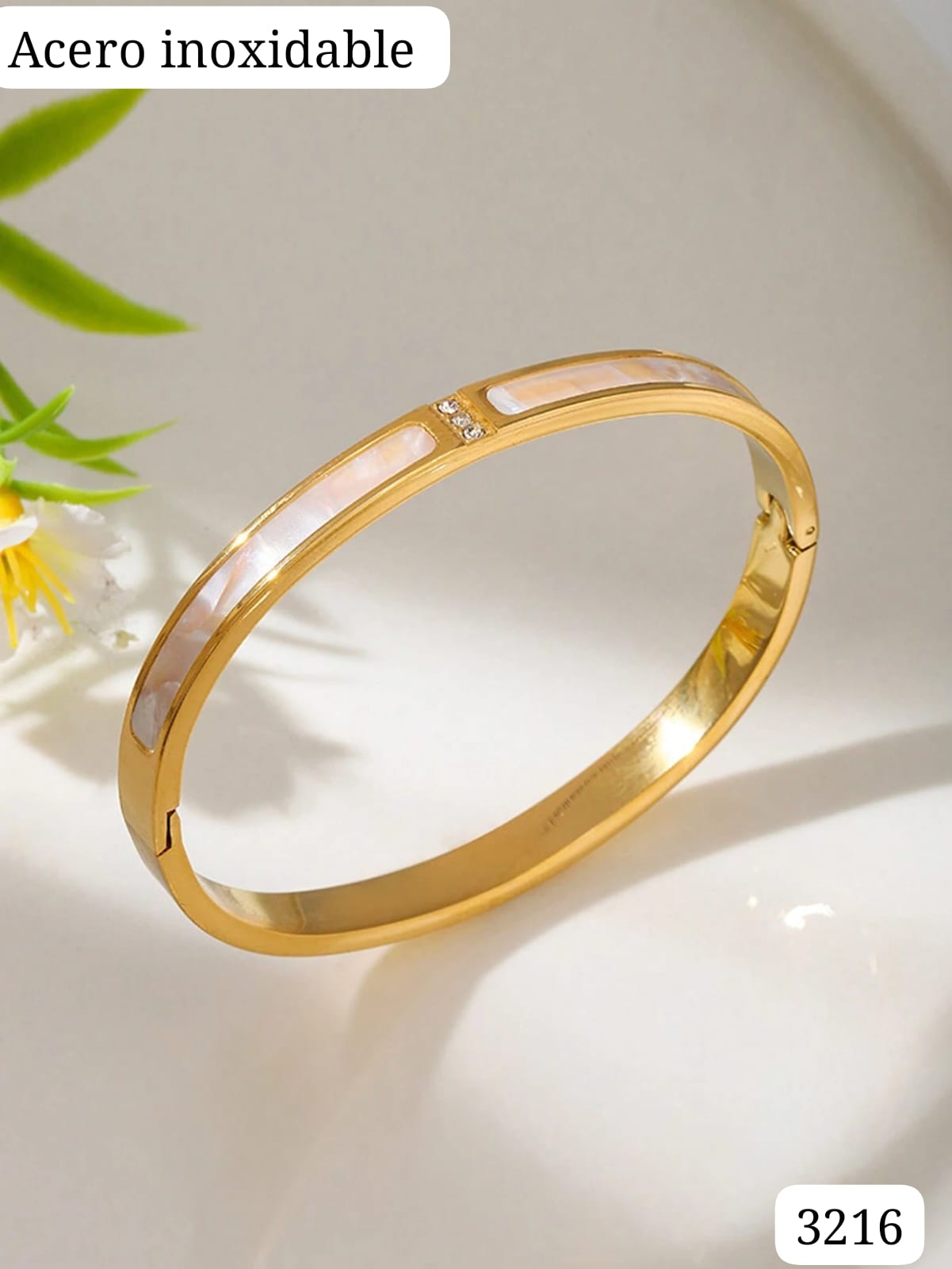 PULSERA DORADA DE ACERO