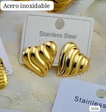 PAR DE ARETES DORADOS DE ACERO