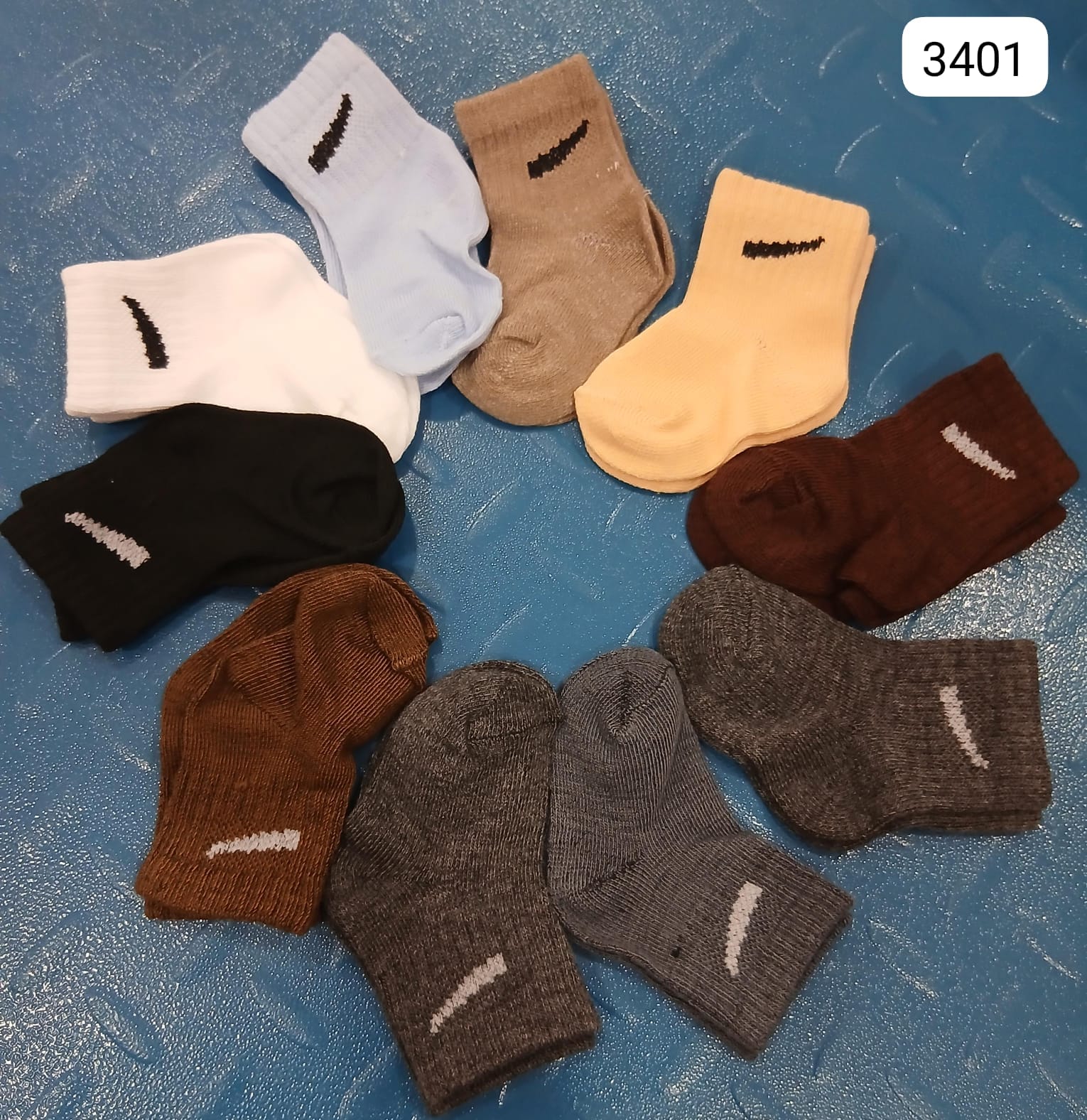 10 PARES DE CALCETAS PEQUEÑAS