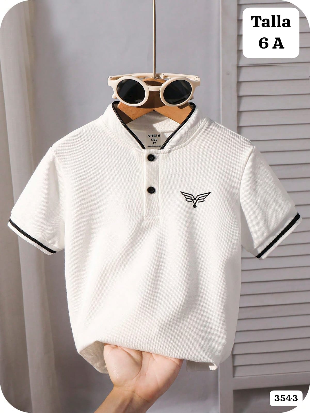 CAMISA BLANCA CON LINEAS NEGRAS DE NIÑO