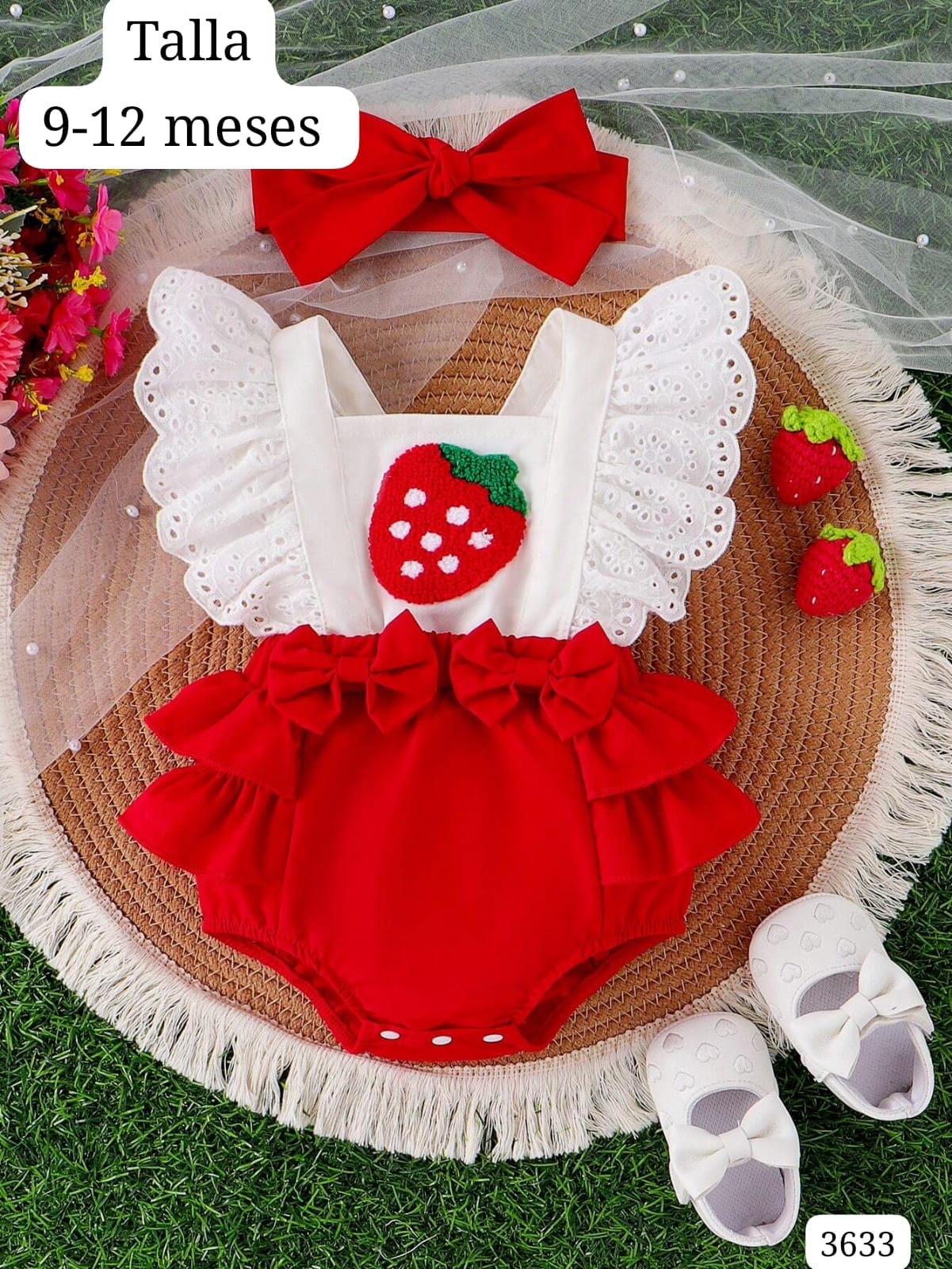 MAMELUCO BLANCO Y ROJO CON FRESA DE NIÑA