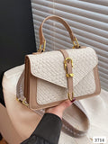 CARTERA BEIGE CON CAFÉ DE MUJER