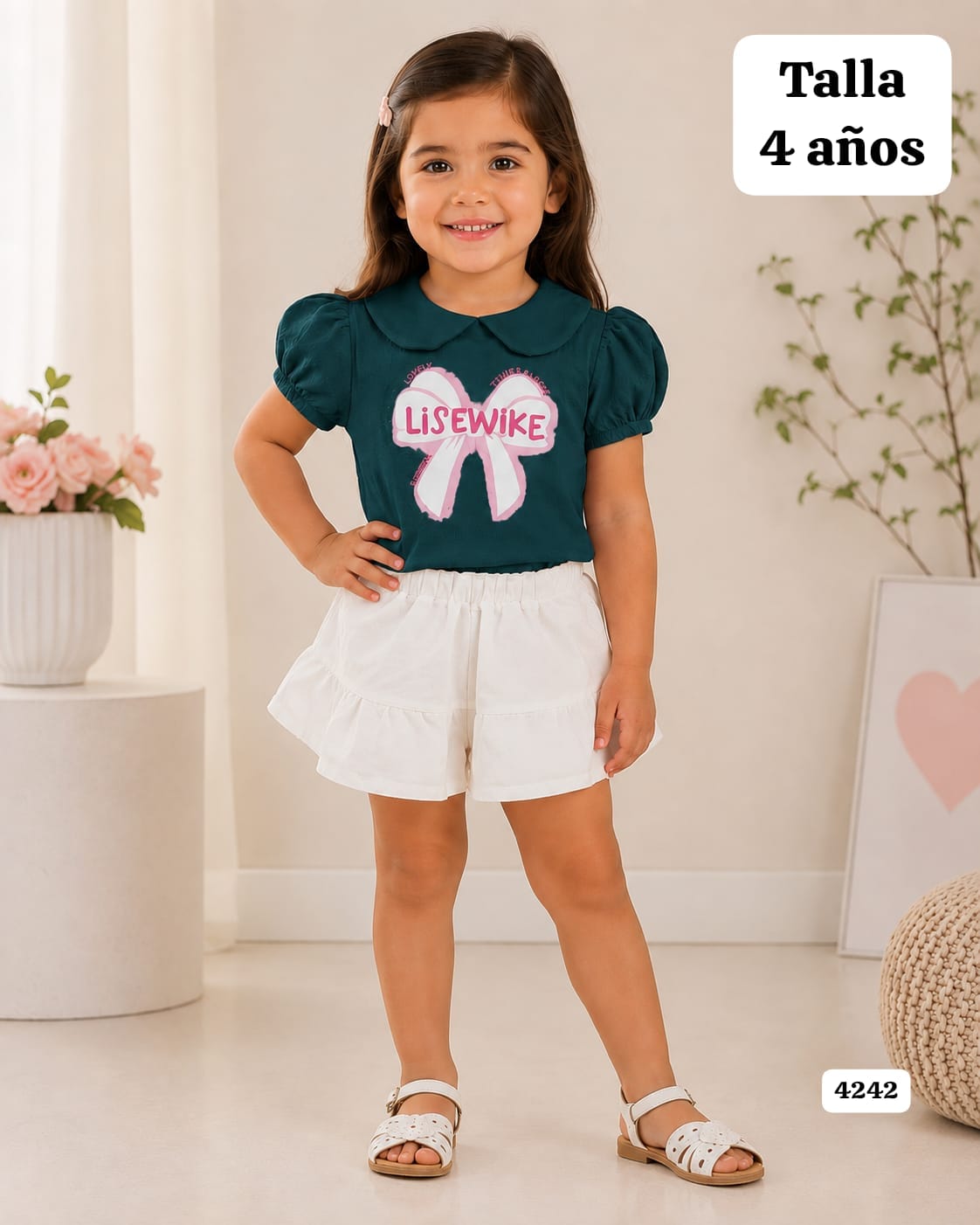 CONJUNTO DE BLUSA VERDE Y SHORT BLANCO DE NIÑA