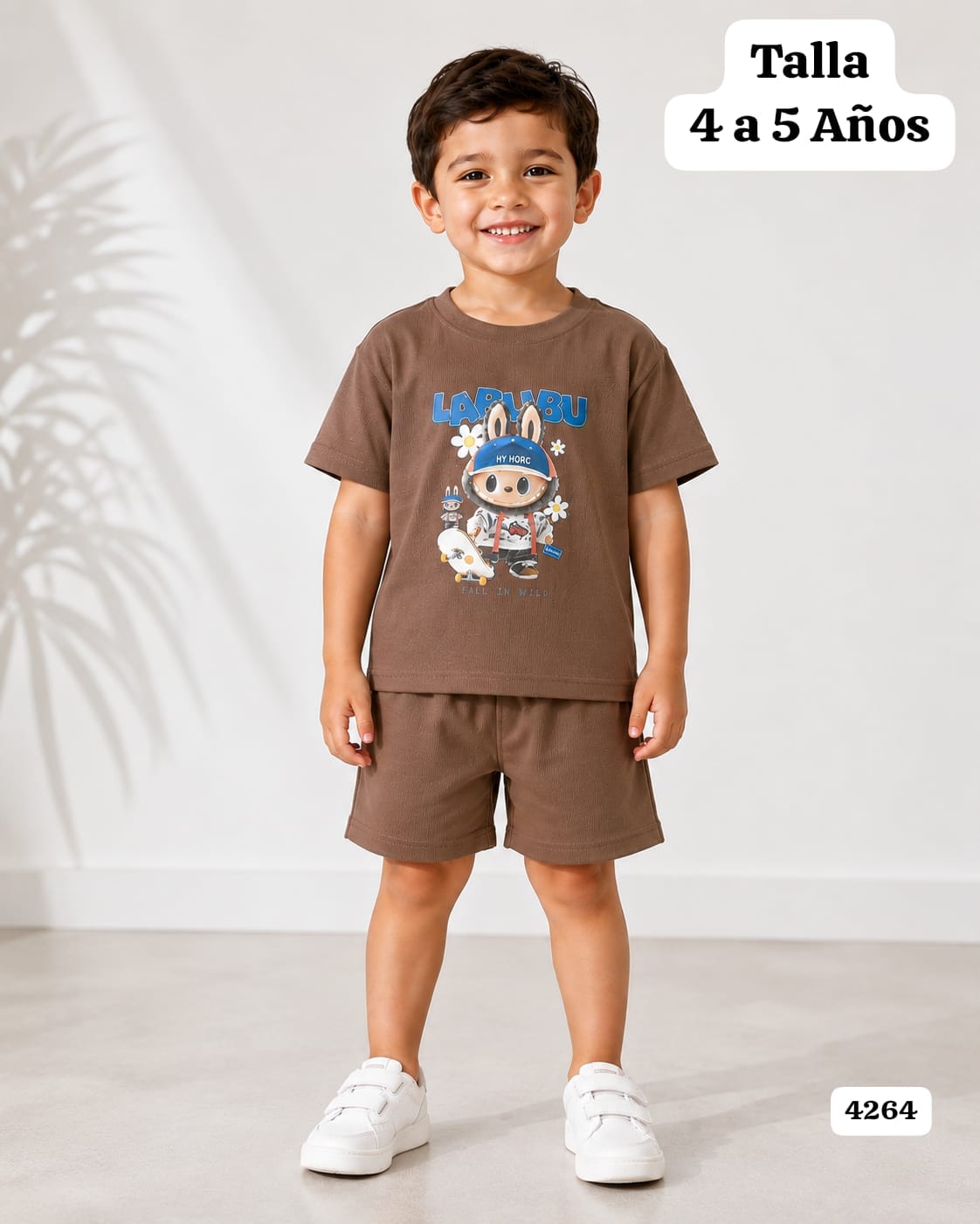 CONJUNTO CAFE CLARO DE SHORT Y CAMISA LABUBU DE NIÑO