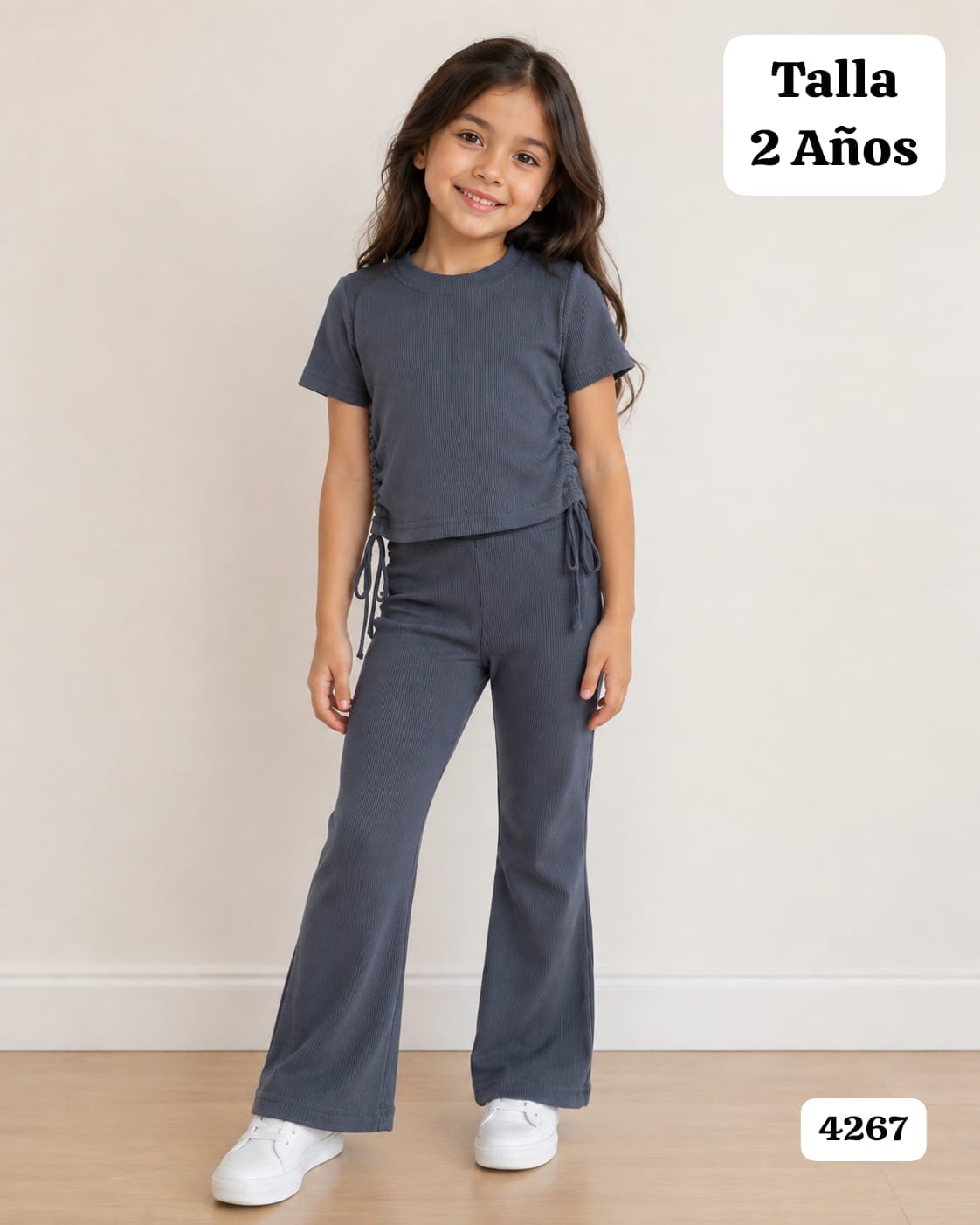 CONJUNTO DE PANTALONETA DE NIÑA