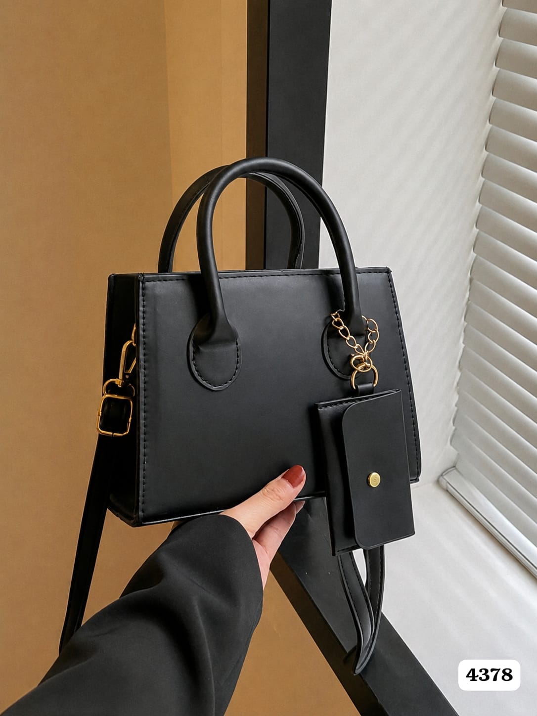 CARTERA NEGRA DE MUJER