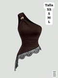 BLUSA CAFE ASIMETRICA CON ACCESORIO DORADO