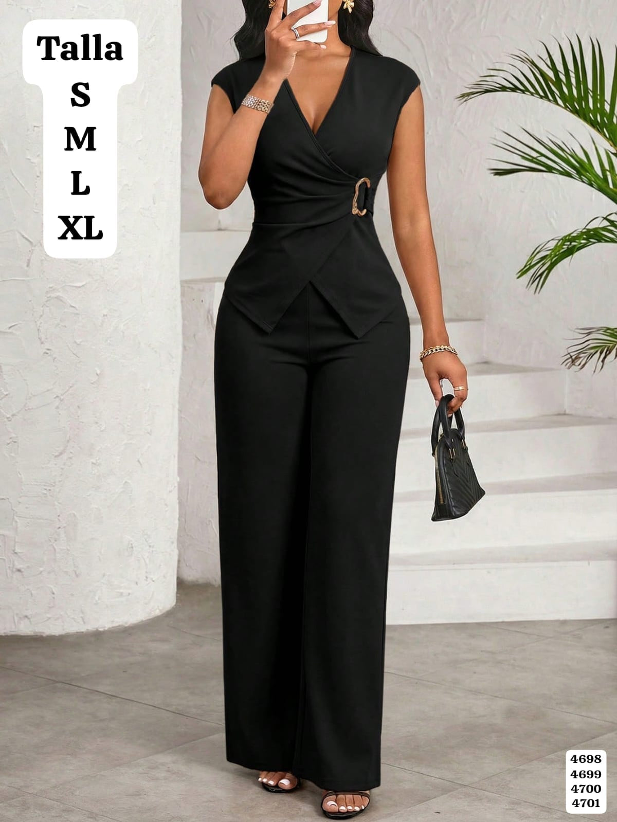 CONJUNTO NEGRO DE BLUSA Y PANTALONETA DE MUJER
