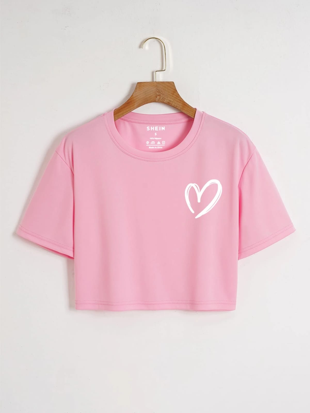 CAMISA CORTA DE MUJER CON DISEÑO DE CORAZON