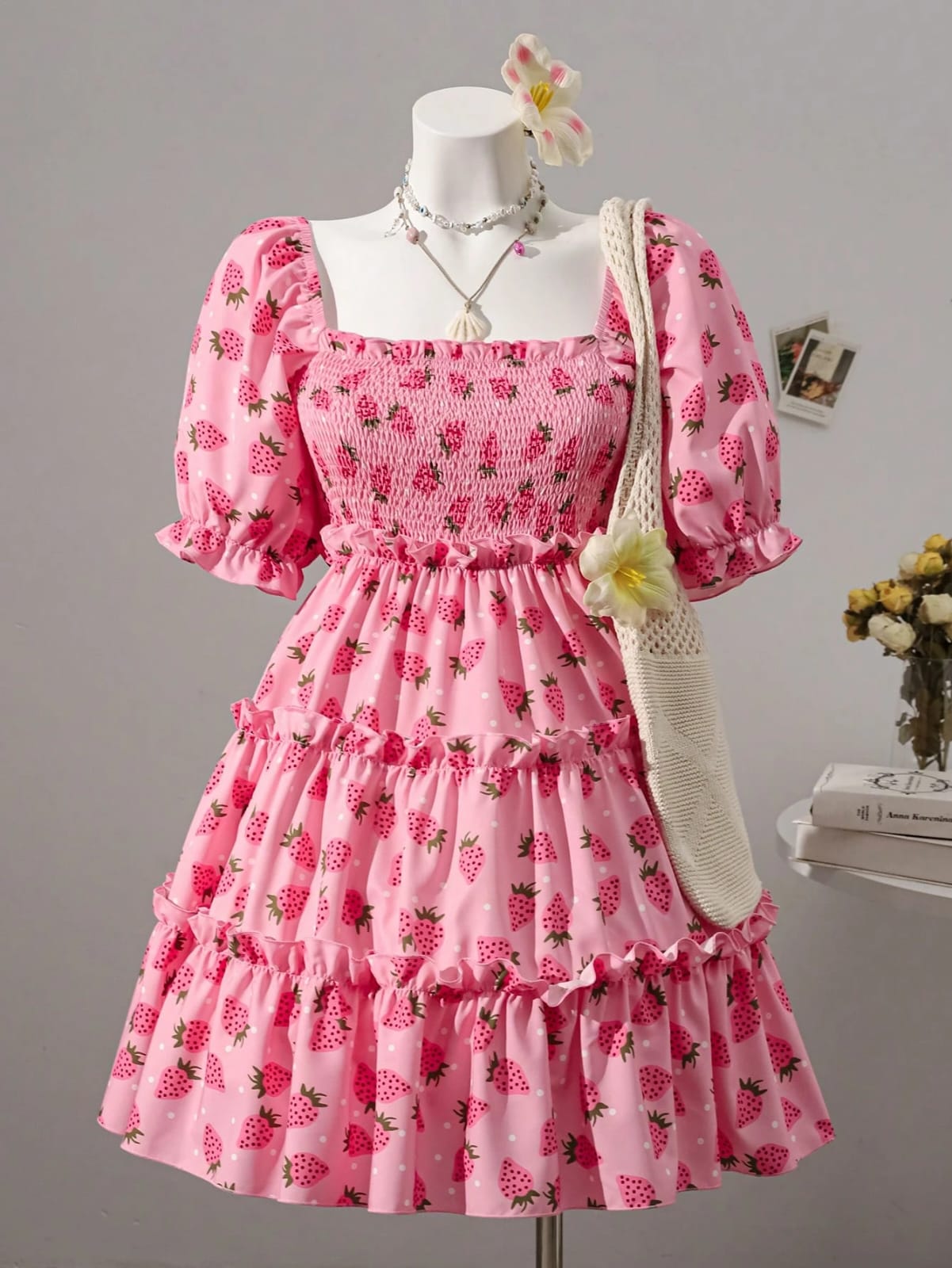 VESTIDO DE MUJER ROSADO CON DIBUJOS DE FRESA