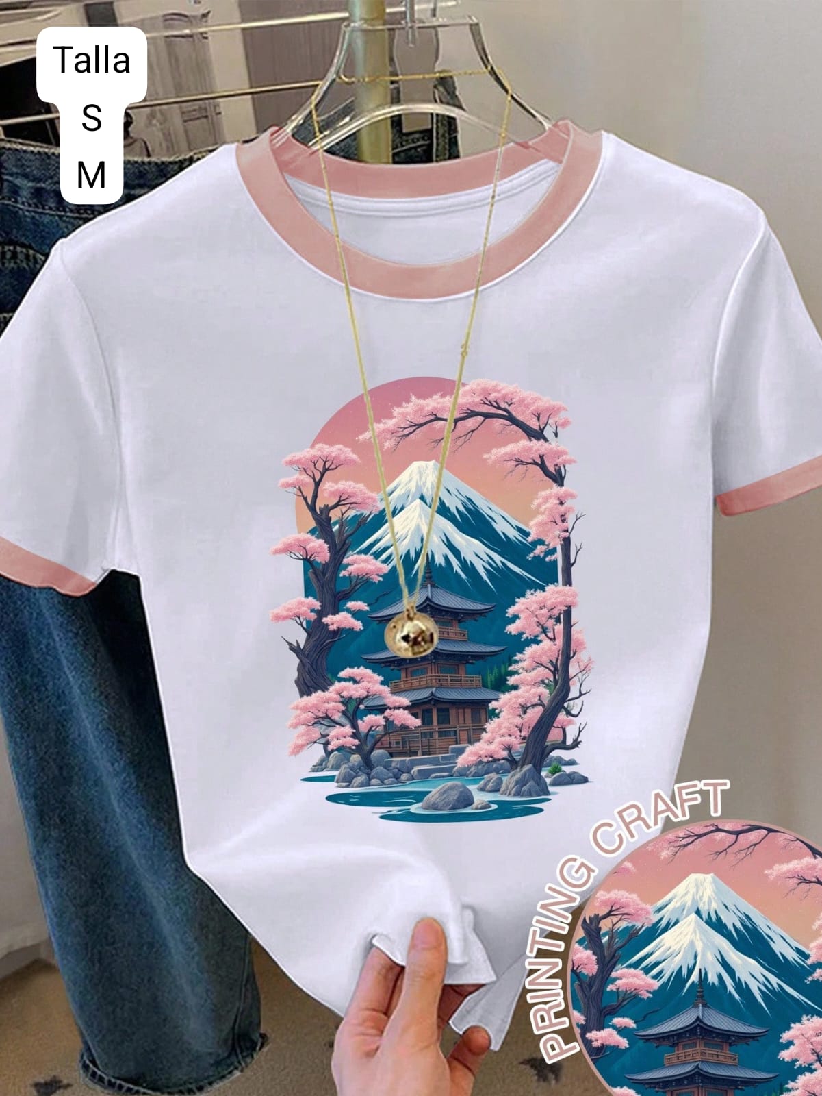 CAMISA BLANCA CON PAISAJE ROSA DE MUJER
