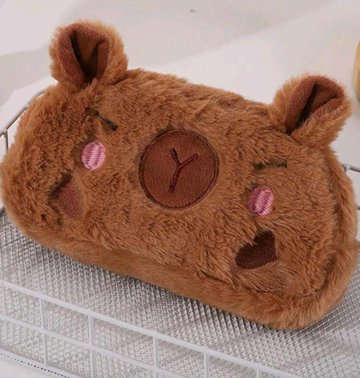 LAPICERAS DE CON CARA DE CAPIBARA