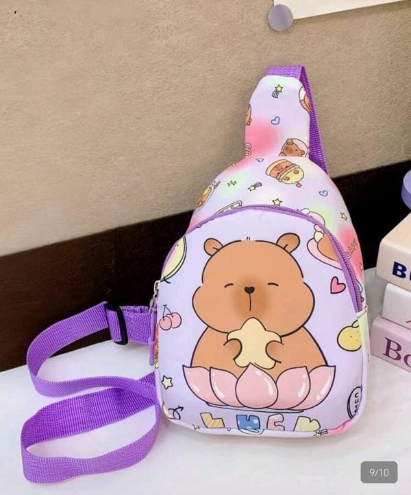 BOLSA DE PECHO CON ESTANPADO DE CAPIBARA