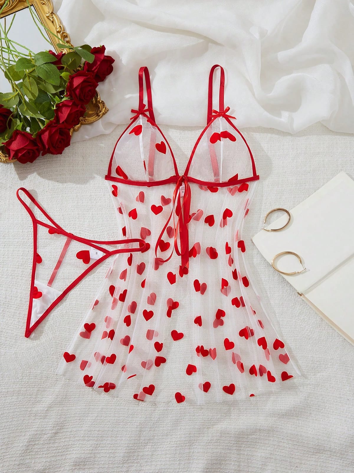 LENCERIA CON CORAZONES TRANSPARENTES