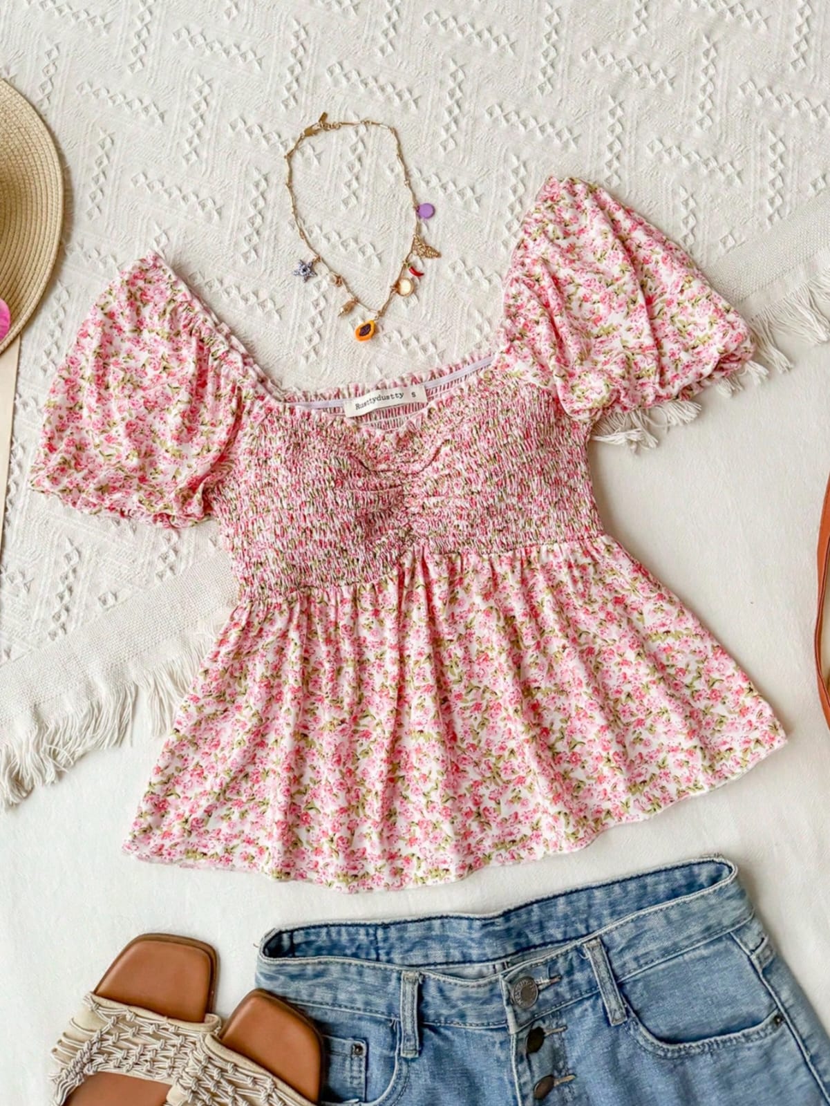 TOP CON MANGAS DE FLORES