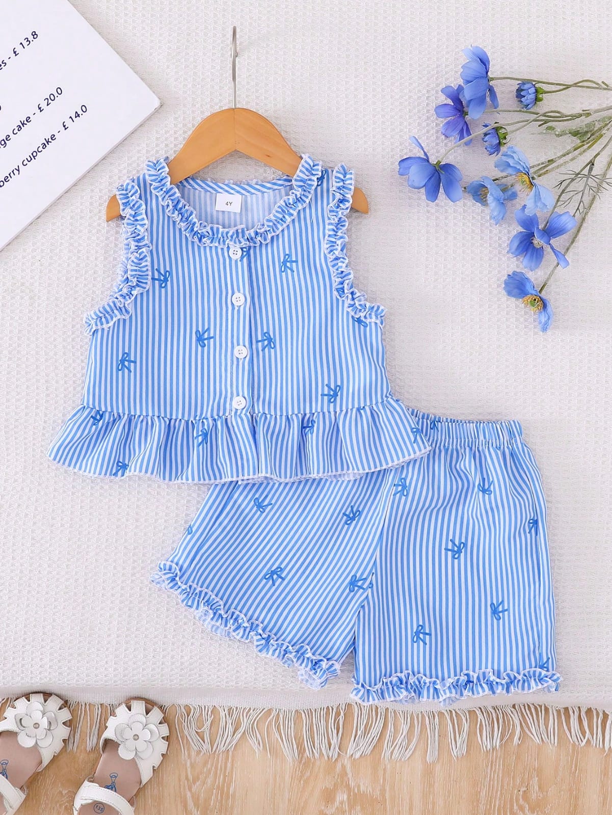CONJUNTO DE NIÑA CON CHONGITOS