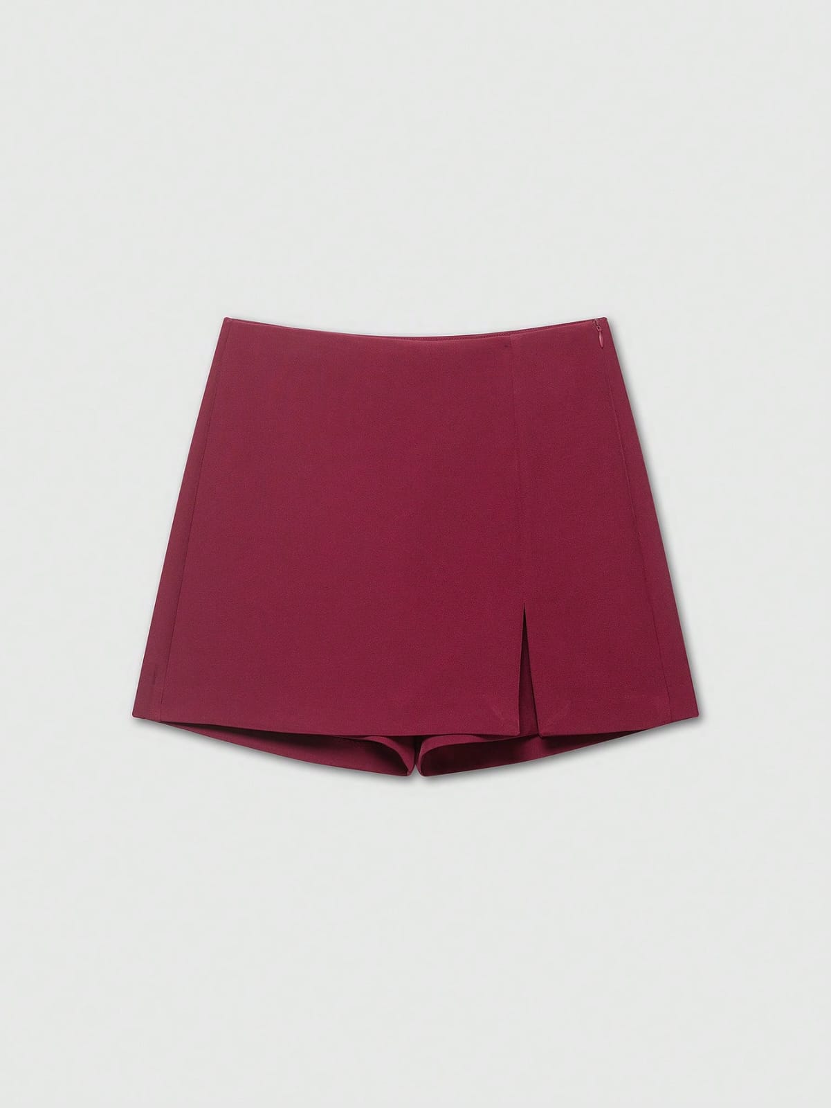 FALDA SHORT CON SEMI APERTURA DE MUJER