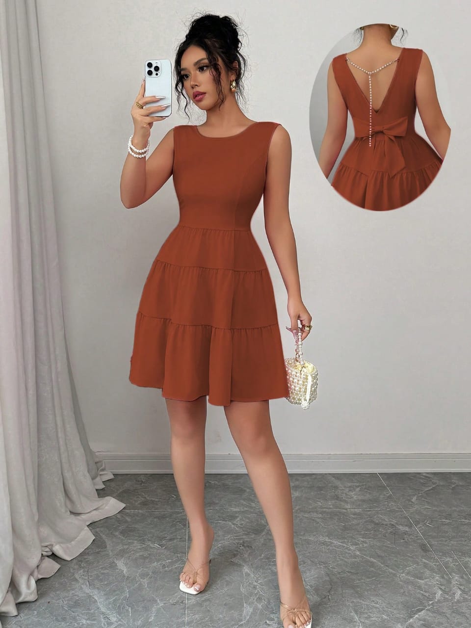VESTIDO CORTO DE MUJER CON LAZO EN LA ESPALDA