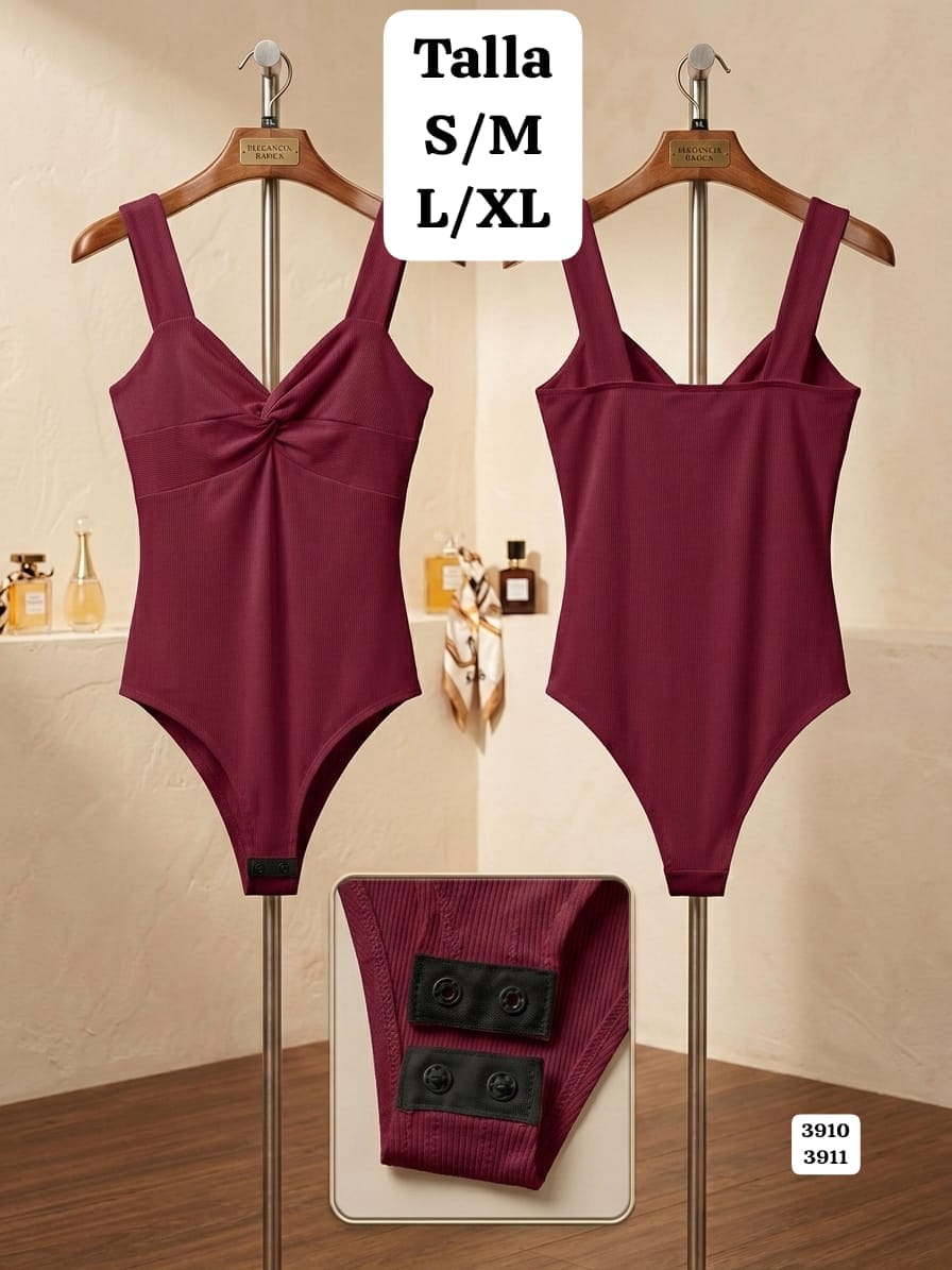 BODY ROJO VINO CON BROCHE DE MUJER
